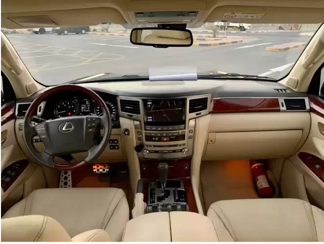 استفاده شده Lexus LX برای فروش که در دوحه #5613 - 1  image 